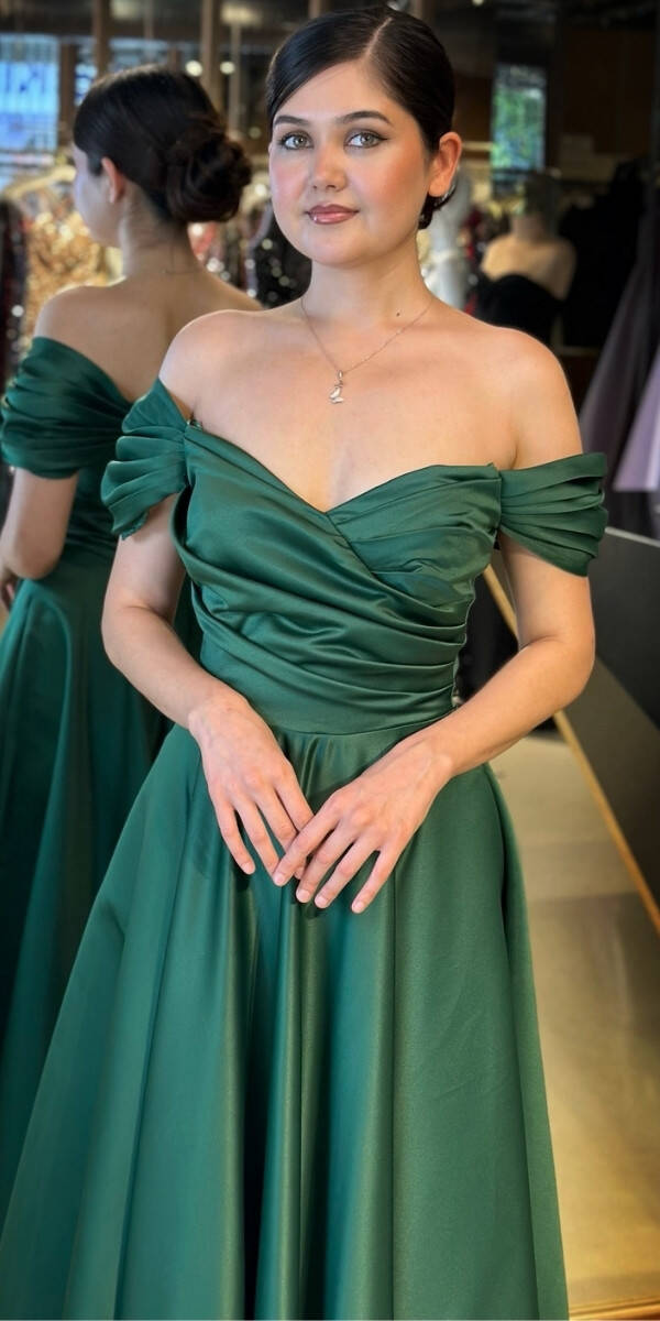 Yeşil Madonna Yaka Kloş Etekli Saten Midi Abiye Elbise 7672 - 3