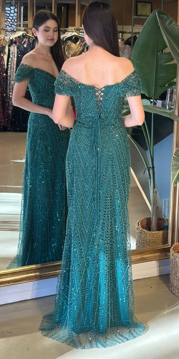 Yeşil Madonna Yaka Sırt Dekolteli Düz Kesim Pullu Boncuklu Uzun Abiye Elbise 11044-22 - 5