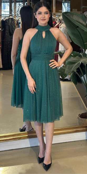 Yeşil Sırt Dekolteli Kloş Etekli Simli Kumaş Kısa Abiye Elbise 6710 - abiyeniall