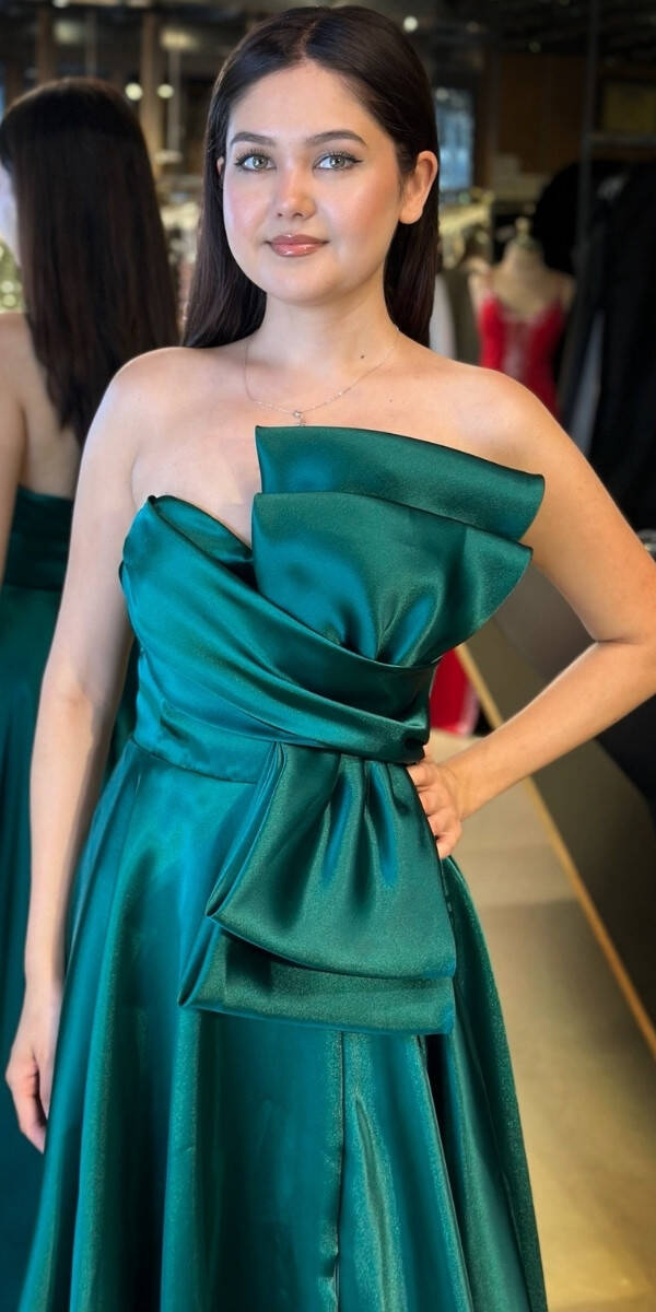 Yeşil Straplez Yaka Yırtmaçlı Kloş Etekli Organze Uzun Abiye Elbise 7679 - 3