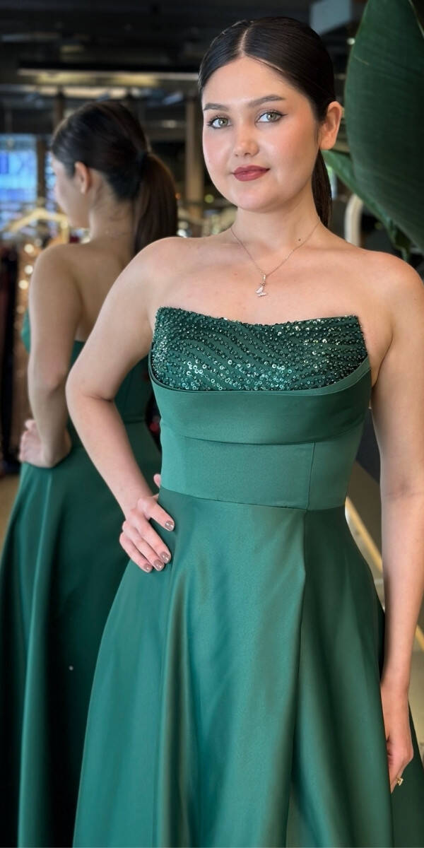 Yeşil Taş Detaylı Sırt Dekolteli Yırtmaçlı Kloş Etekli Saten Uzun Abiye Elbise 7733 - 3