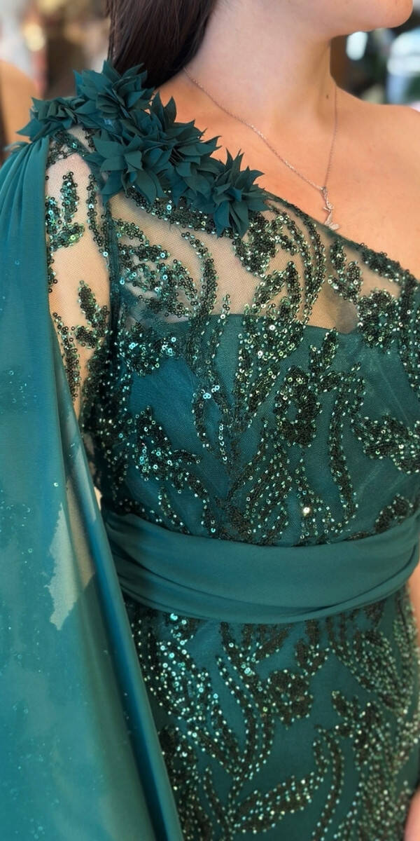 Yeşil Tek Omuzlu Çiçek Detaylı Düz Kesim Pullu Boncuklu Uzun Abiye Elbise 7704 - 4